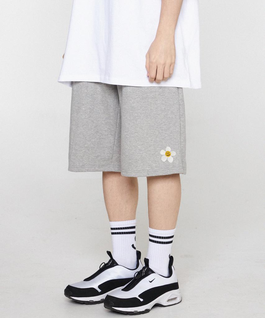 GRAVER [Unisex] Flower Embroidery Bermuda Training Half Pants_Gray