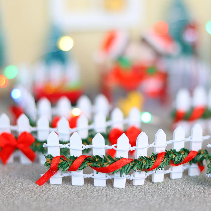 4Pcs/set 1/12 Dollhouse Mini Wooden Fence Model Doll Home Christmas Day Scene Decor Dolls House Micro Garden Courtyard Decor Toy