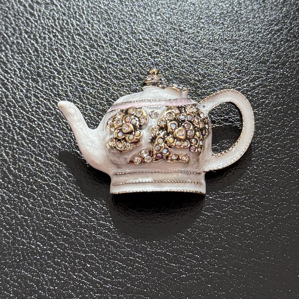 SKEDS Medieval Vintage Teapot Pin Rhinestone Creative Design Fashion Brooches for Women 5 Colors Available Good Gift Badges