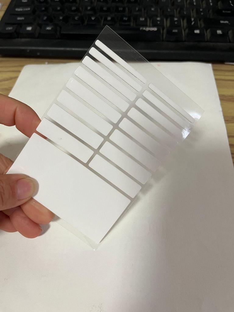 Przezroczysty regulator pierścionka: Niewidoczny chwyt dla ścisłego, antypoślizgowego dopasowania