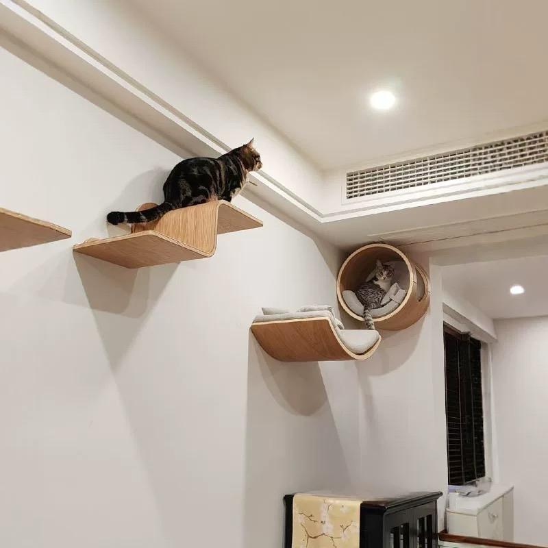 Wall-Mounted Solid Wood Cat Bed: An Aerial Retreat—Space-Saving, Stylish, and Practical