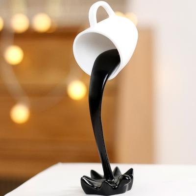 Spilling Cup Pouring Sculpture Resin Floating Coffee Coffee Splash Figurine for