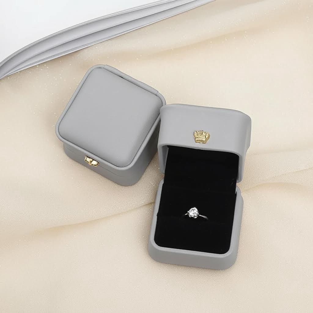 1Pcs Fashion Ring Jewelry Box 5.8x5.8x4.5cm Rose Gold/navy Blue/green /white Pu Crown Buckle Wedding Gift Jewelry Box