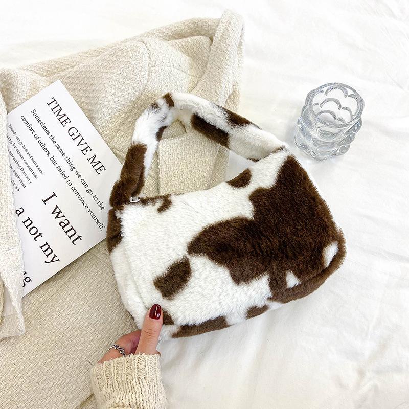 Cute cow print bag for women, autumn/winter new trendy velvet versatile student shoulder underarm plush bag
