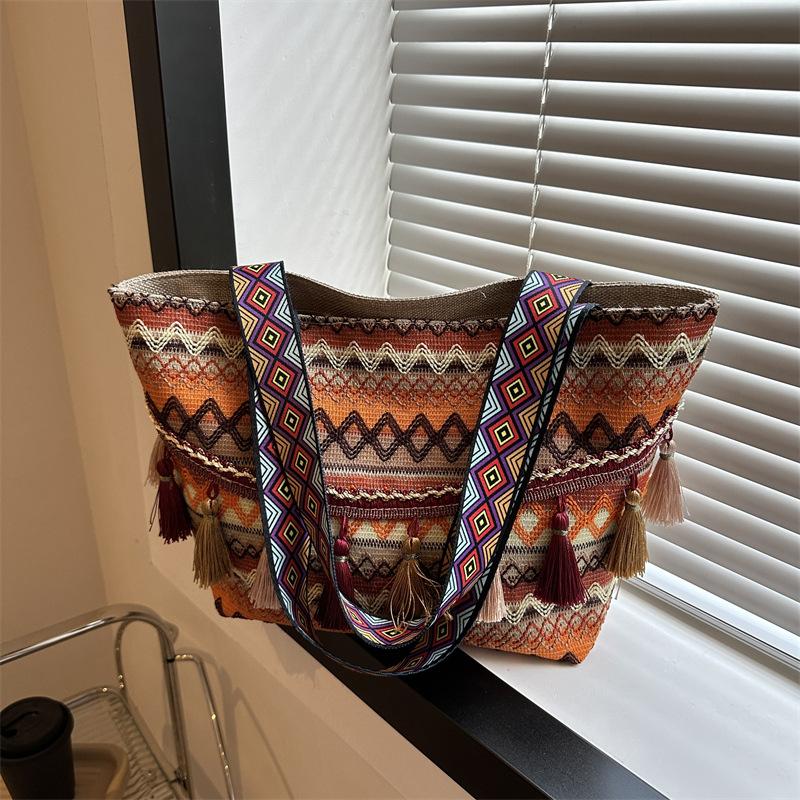 Ethnic style small bag women's 2025 autumn new trendy fashion one-shoulder crossbody bag contrasting casual simple tote bag