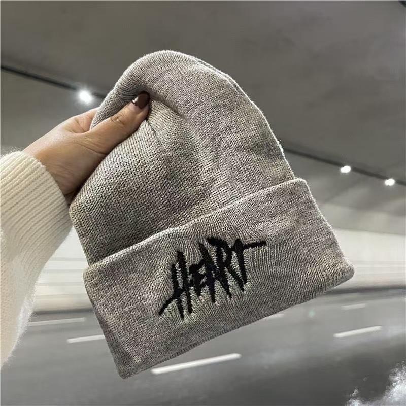 Buchstabenstickerei Strickmütze Herbst und Winter Mode Koreanischer Trend Vielseitige Wollmütze Pullovermütze für Damen und Herren Outdoor Thermomütze