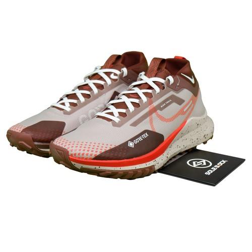 

Nike React Pegasus Trail 4 GORE-TEX Diffused Taupe Picante Red DJ7926-200 EU 42 красный/серо-коричневый