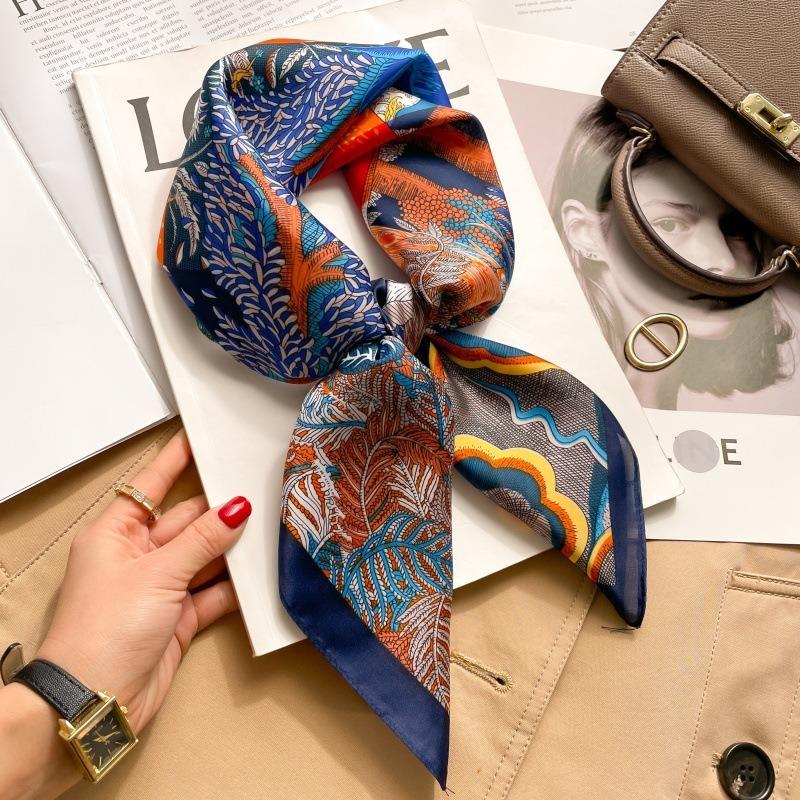 Zhang Ruonan silk scarf women's spring and summer new fashion retro accessories scarf neck high-end small square scarf