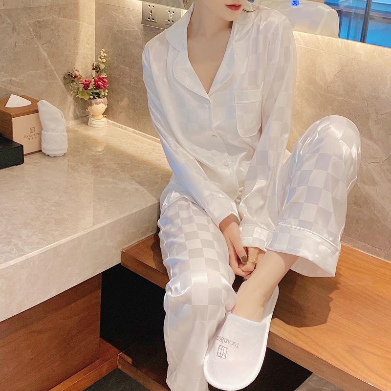 

Women s Ice Silk Pajamas - Spring/Summer/Autumn, Sexy Long Sleeve & Pants Two-Piece Set, Internet Celebrity Style, 2025 Temperament Simple Homewear. L (90-115 jin)