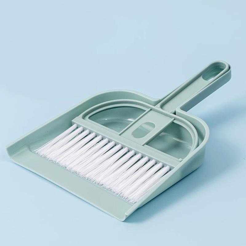 

Компактный набор щетки и метелки с неровной щетиной для рабочих столов, клавиатур, экранов, окон и щелей