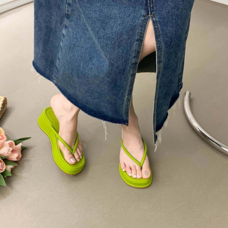 

Тапочки женские летние босоножки на толстой танкетке женские на высоком каблуке повседневные пляжные шлепанцы большие размеры 35 зелёный