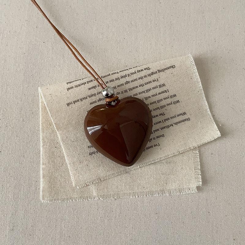 Nischenpersönlichkeit Beflockter Liebesanhänger Halskette Damen Leichter Luxus Retro Elegant Mode Schlicht Vielseitig Halskette Pulloverkette