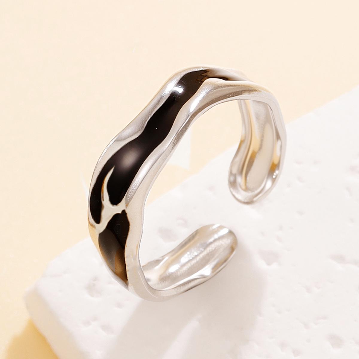 Retro Irregular Enamel Drip Stainless Steel Ring - Black  White Narrow Version