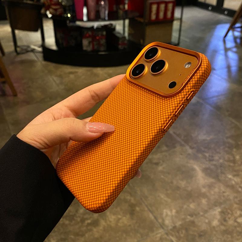 Magnetic Ultrathin Carbon Fiber Texture Phone Case For Iphone 17Pro Max 16 Pro Frosted Skin Feel Wireless Charge Matte PC Cover