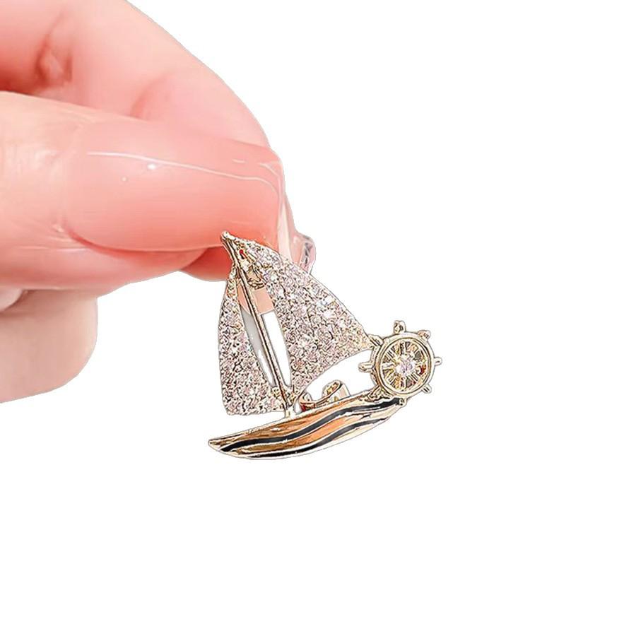 Elegant Unisex Sailboat Brooch: Luxury Anti-Lose Pin with Smooth Sailing Design for a Refined Look