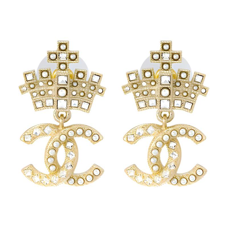 

CHANEL Pearl Crown Earrings Women s золотий