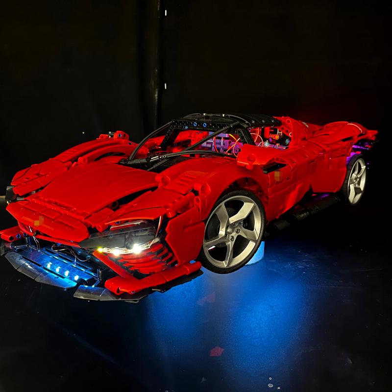 

SP3 42143 Светодиодные строительные блоки: Комплект пульта дистанционного управления и литиевой батареи. Обновление