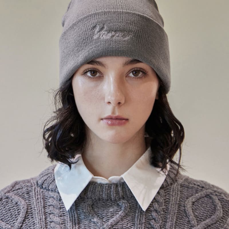 

Шапка бини VARZAR с логотипом в виде цепи натурального цвета в сером FREE