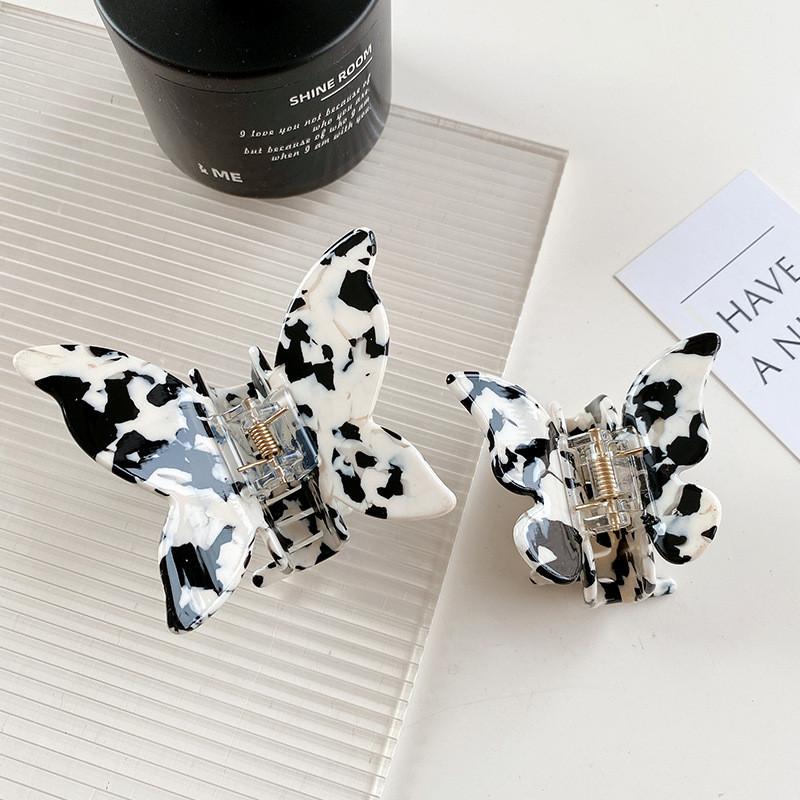 Korean Style Cow Print Hair Claw Set With Beautiful Geometric Design And Handcrafted Quality For Women