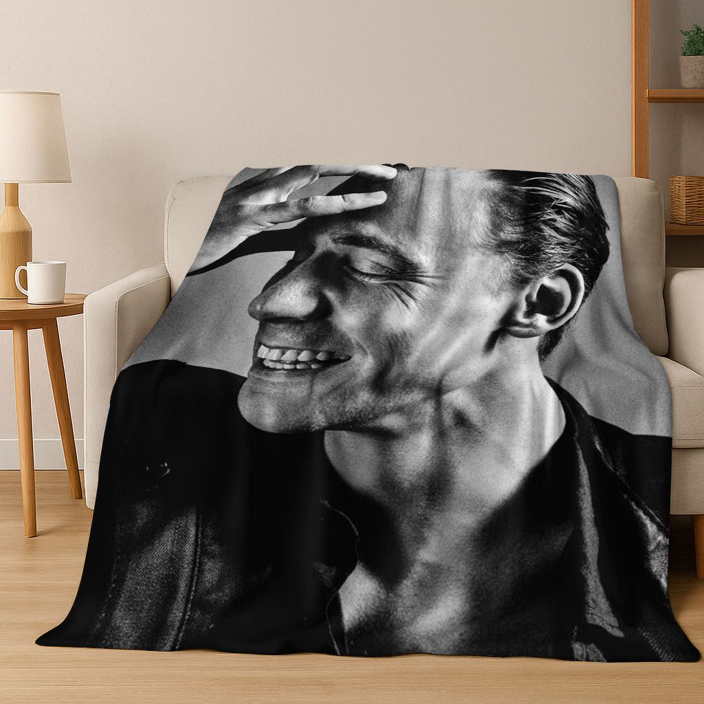 3D Tom Hiddleston Art Actor Star Flannel Blanket,Cozy Soft Throw Blanket for Home Bedroom Bed Sofa Picnic Office Cover Kids Gift