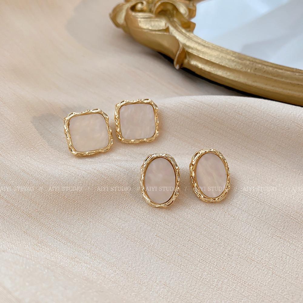 Exquisite Fashion Geometry Square Shell Stud Earring for Women Personality Gold Color Korea Earring Summer Beach Jewelry Gift