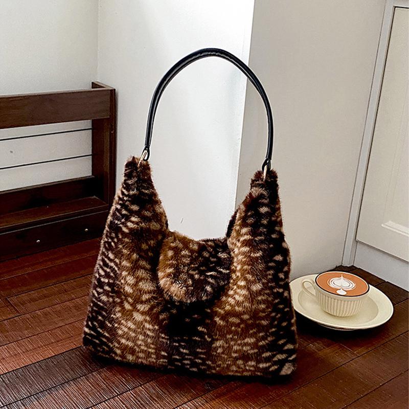 Yogodlns Soft Plush Women's Small Handbags Simple Faux Fur Female Fluffy Clutch Purse Winter Fashion Furry Tote Solid Color Shoulder Bags