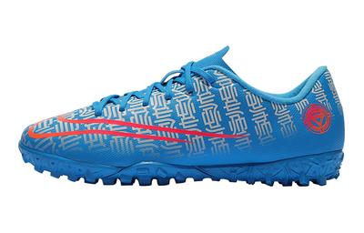 Chaussures spéciales de sport – Chaussures de football