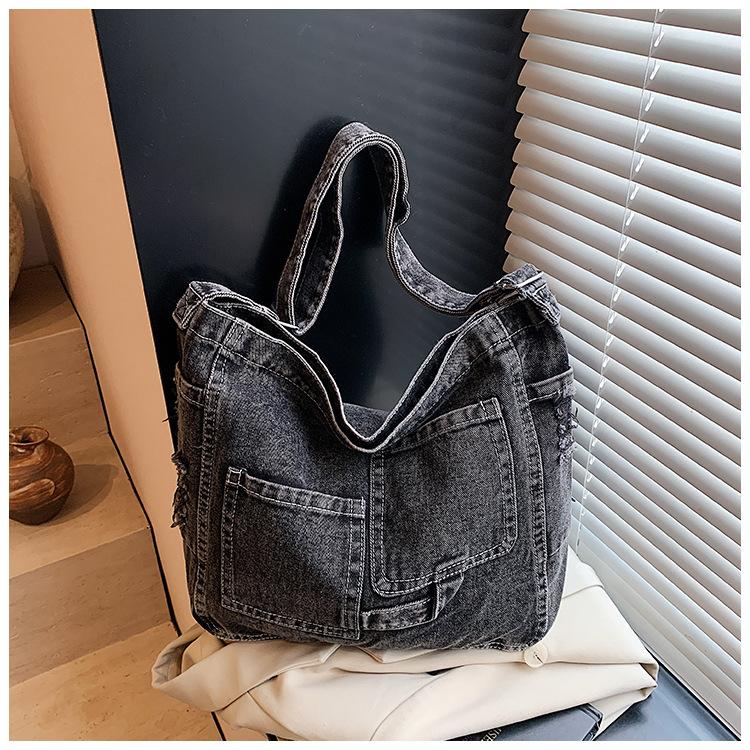 Summer new design denim large capacity solid color new women's leisure trend simple messenger shoulder bag