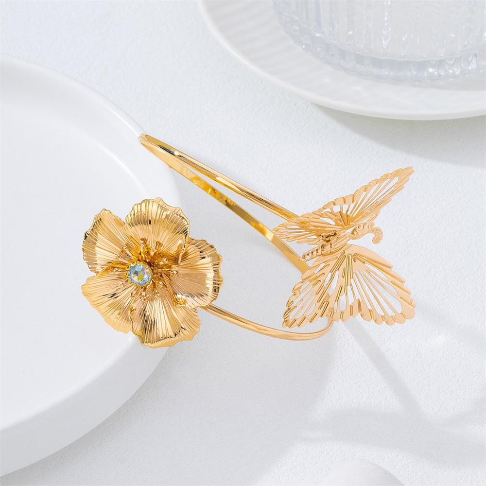Bohemian Hollow Butterfly Flower Open Cuff Armband for Women Trendy Spiral Geometric Metal Arm Bracelet Beach Party Body Jewelry