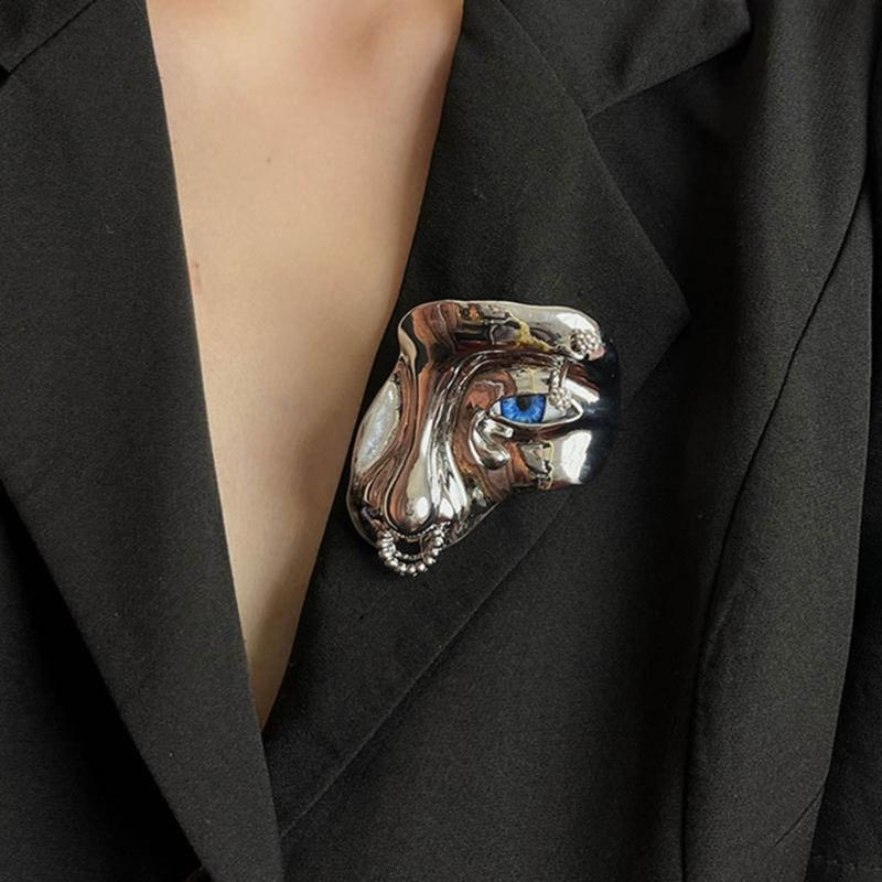 Exaggerated Vintage Half Face Brooch Alloy Pin Fashion Coat Brooch Lapel Pin Orcs Mask Brooch Clothing Pin Jewelry