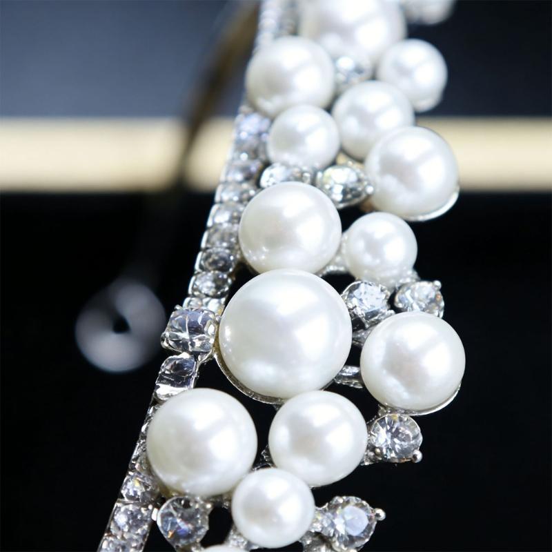 Beautiful Pearls Tiaras Brides Hairband with Intricate Detailing and Comfortable Wear for Photoshoots and Receptions