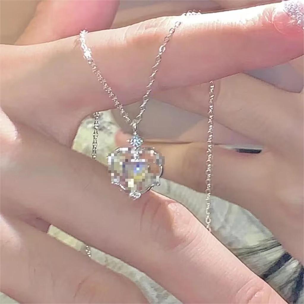Xiaohongshu Gradual Change Love Necklace Female Cold Wind Collarbone Chain High Design Necklace