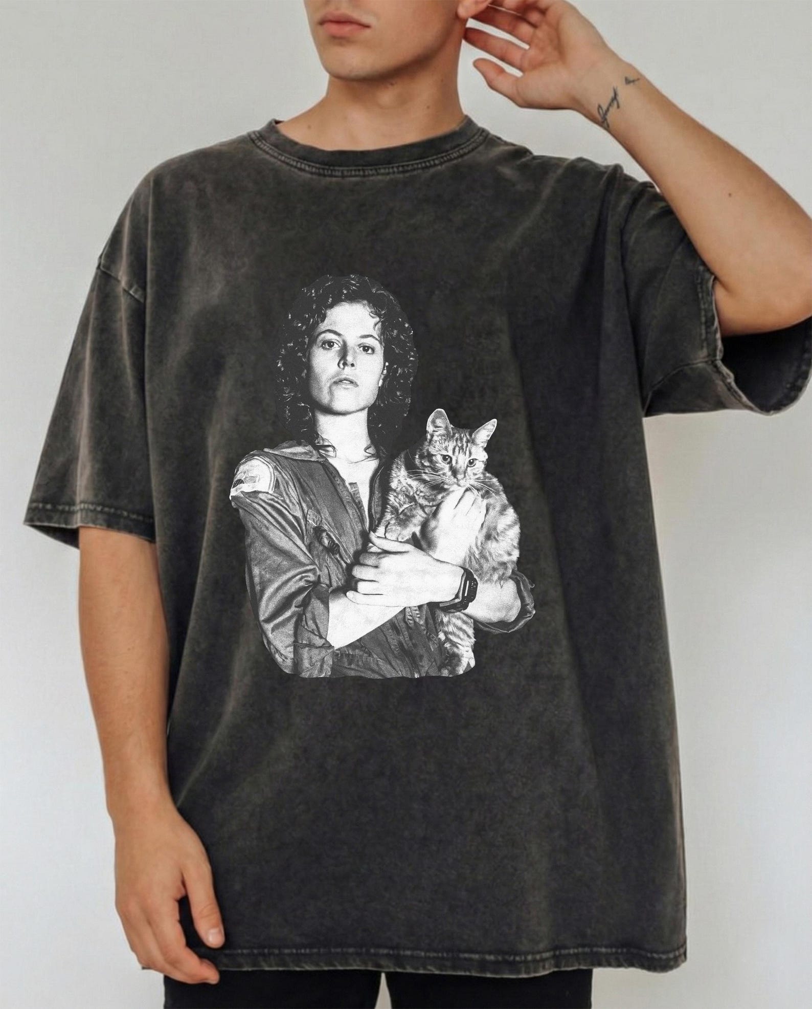 Vintage Alien Movie Tee, Retro Horror Shirt, Comfort Colors Unisex T-Shirt L