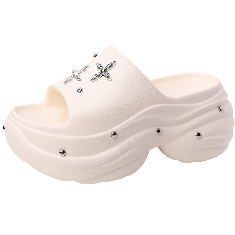 Fashion versatile casual retro exquisite rivet one-word slippers women's summer new outer wear thick-soled cool slippers