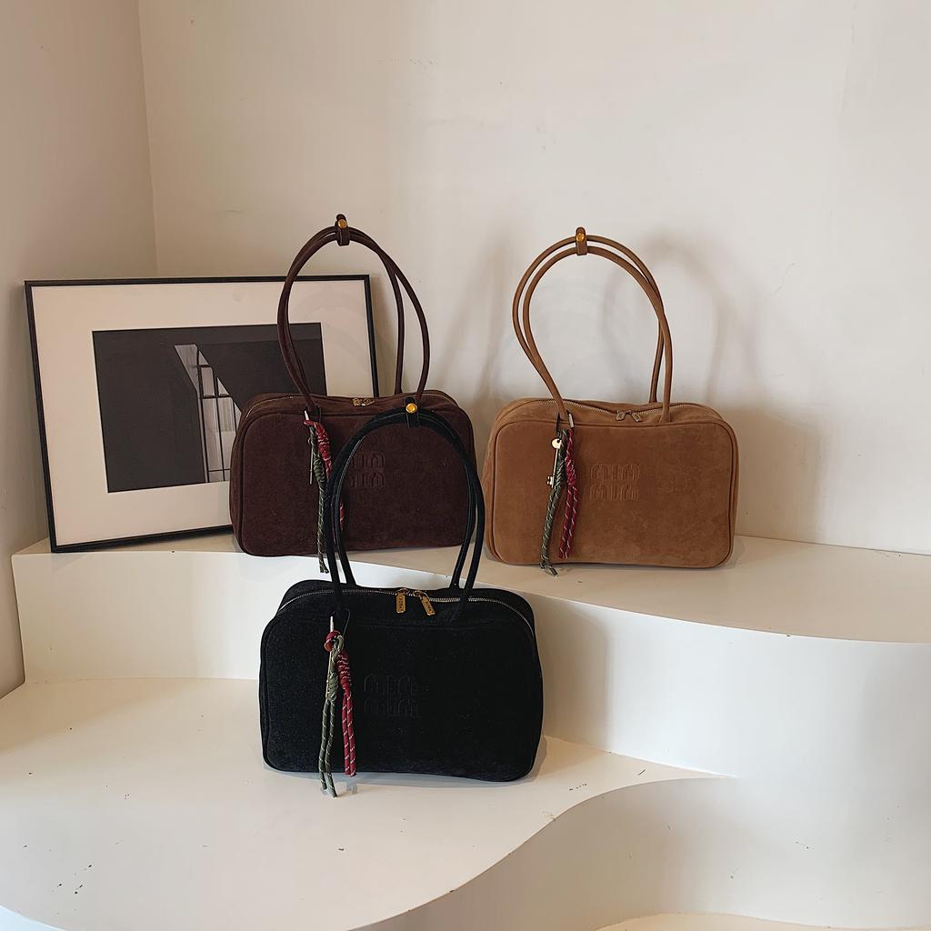 Matte Retro Single Shoulder Armpit Work Commuting Bag for Women In Autumn and Winter New Fashionable Versatile Tote Bag