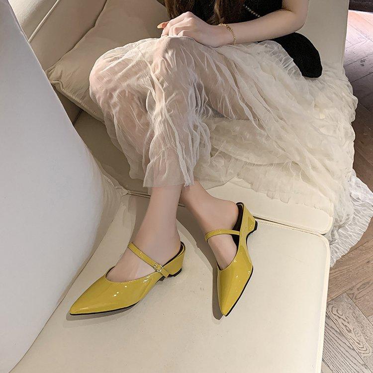 New Temperament One-word Buckle with Thick Heel Mary Jane Shoes Women's Pointed Single Shoes Light Mouth Commuter High Heel