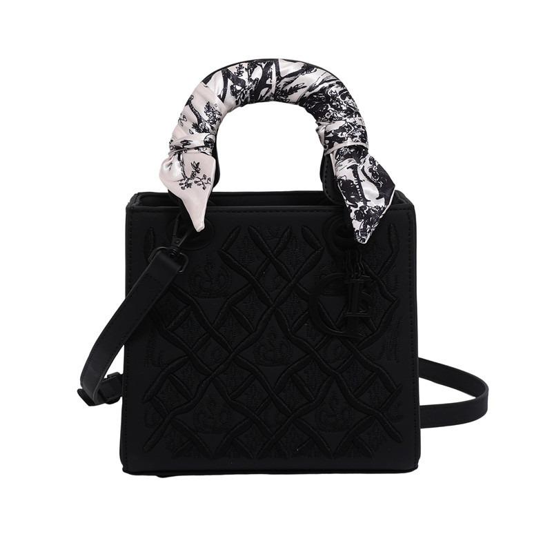 Heavy Industry Embroidery Versatile Princess Diana Bag New Fashion Silk Scarf Handbag Women's High-end Single Shoulder Messenger Bag