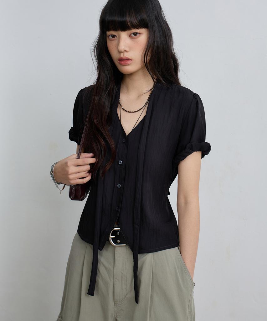 Yujen Soft Tie Button Blouse_Black