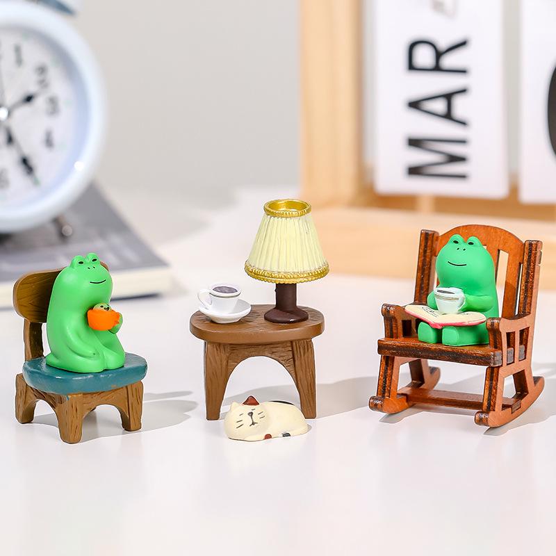 Frog Rocking Chair Cute Healing Decoration – Desktop Ornament for Office or Home