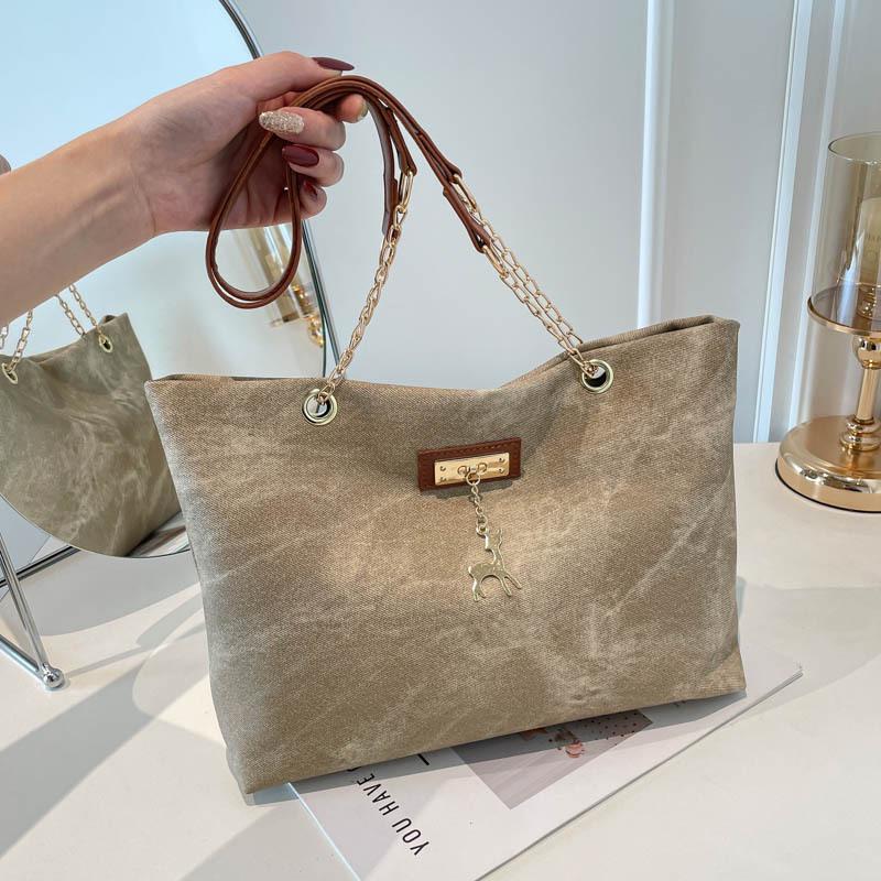 Versatile Single-Shoulder Tote: Stylish, Trendy, Large-Capacity Light-Colored Commuter Bag