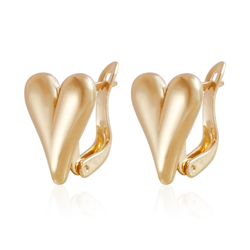 Heart Studs Earrings Creative Ear Accessory Heart Ear Studs Alloy Texture for Teens Youthful Fashion Lovers Present
