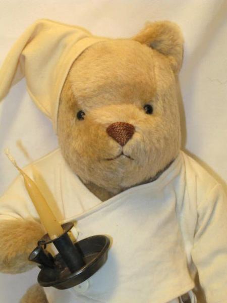 John R Wright "Nighttime Pooh" 30cm