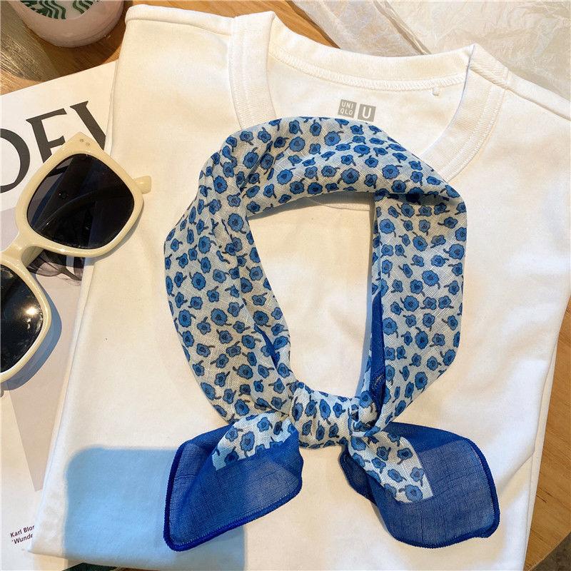 

Literary Stylish Small Square Silk Scarf | Decorative Little Neckerchief & Fashionable Headscarf for Women 58*58cm