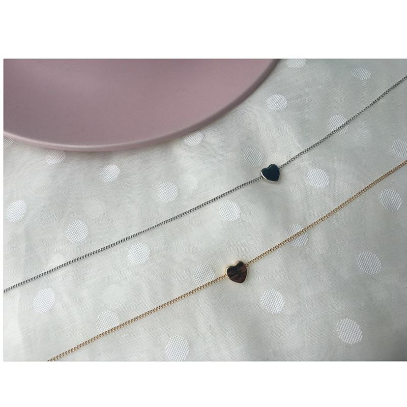 Simple Love Short Necklace Collarbone Chain Female, Exquisite Metal Heart-shaped Short Necklace