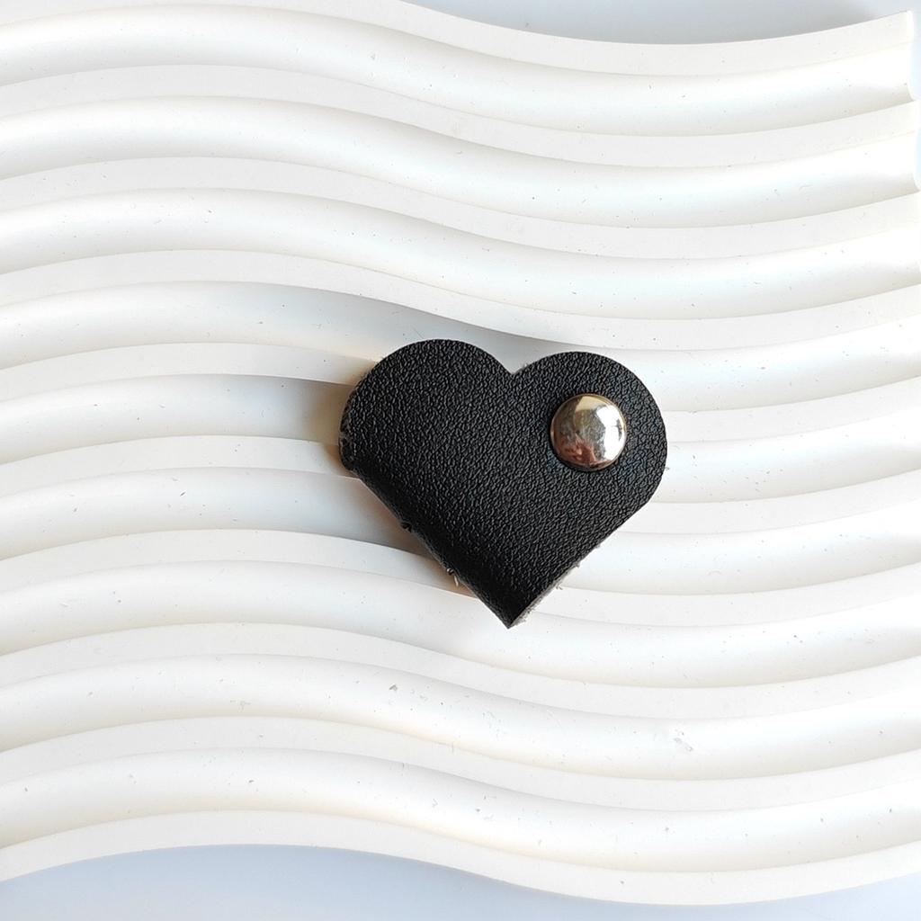 10 Stück Herzförmige PU-Leder Kabelbinder - Mehrfarbiger Kopfhörer-Organizer, Batterielose Kabelklemmen, Unisex Fixierset