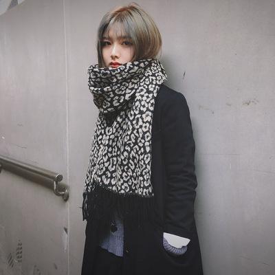 Cai Cai fashionable eye-catching leopard print scarf women's winter thickened warm shawl dual-purpose cashmere scarf autumn versatile