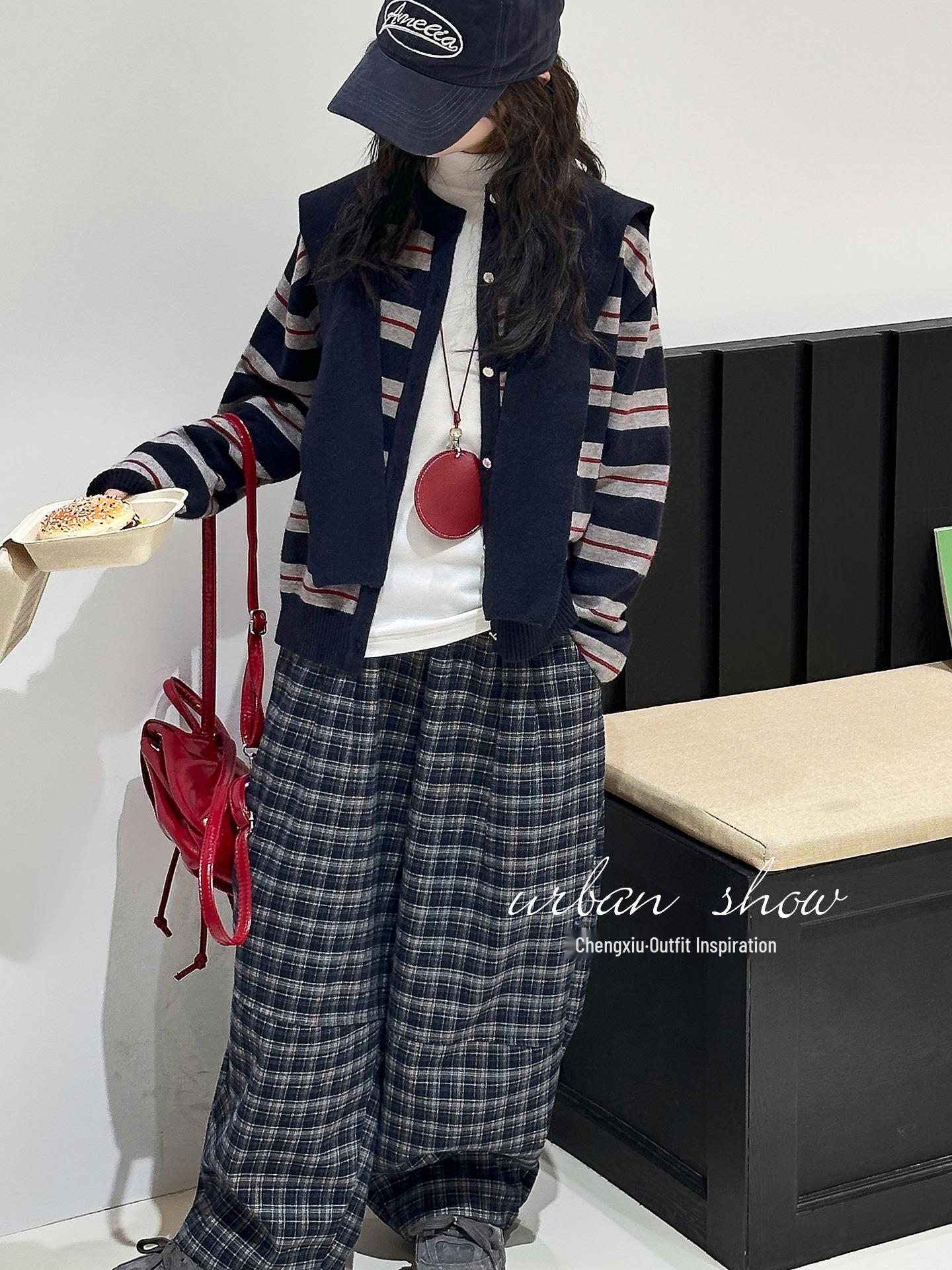 

Girls Autumn/Winter 2025 Knitted Cardigan & Plaid Pants Two-Piece Set. 140 cm