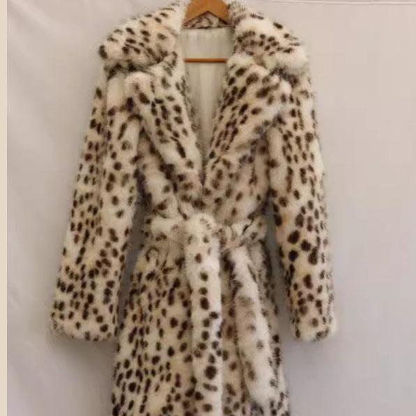 Women's Winter Plus Size Thickened and Padded Long Lapel Hooded Outerwear Loose Warm and Comfortable Leisure and Comfortable Jacket