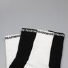 Japanische Trendige Frottee-Socken - Herbst/Winter Sport Schwarz & Weiß Buchstaben Mid-Calf Baumwollsocken für Männer & Frauen