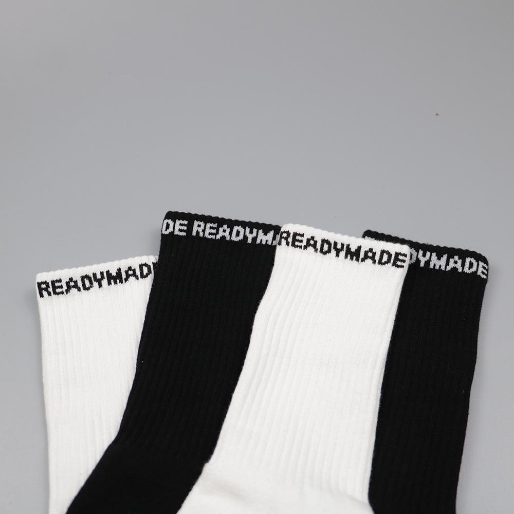 Japanische Trendige Frottee-Socken - Herbst/Winter Sport Schwarz & Weiß Buchstaben Mid-Calf Baumwollsocken für Männer & Frauen